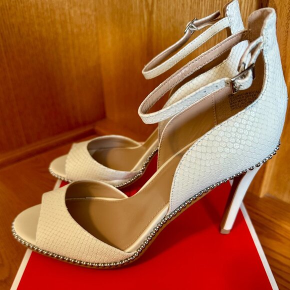 BCBGeneration Jaxina Studded Ankle Strap Peep Toe Leather Sandal  - Size 9M - Picture 3 of 5